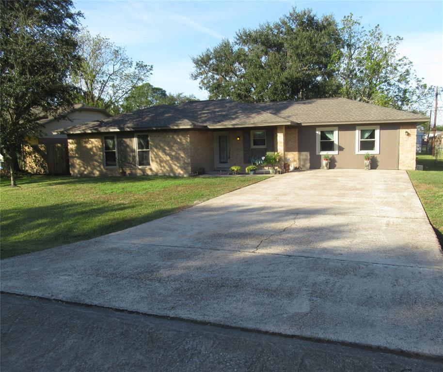 602 Sharondoah Drive, Highlands, Texas image 3