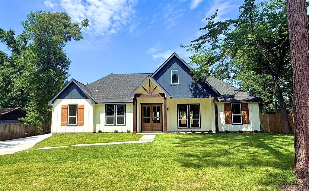 462 Carriage Trail