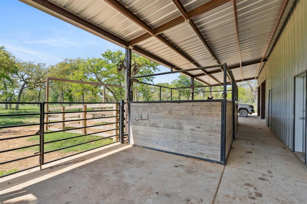 4052 Kuykendall, Bellville, Texas image 38