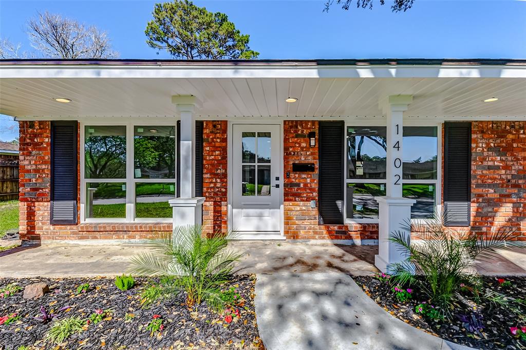 1402 Narcille Street, Baytown, Texas image 2