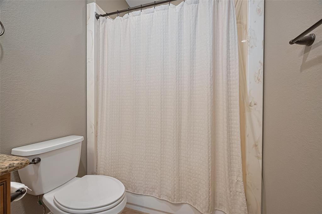 7615 Pecan Drive, Damon, Texas image 26
