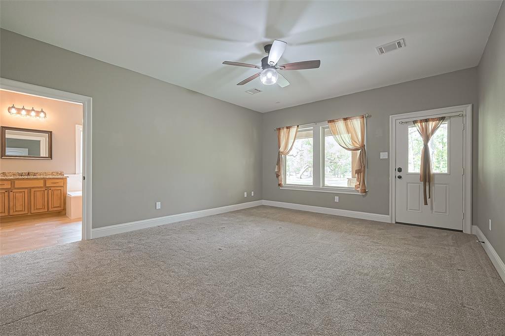 7615 Pecan Drive, Damon, Texas image 28