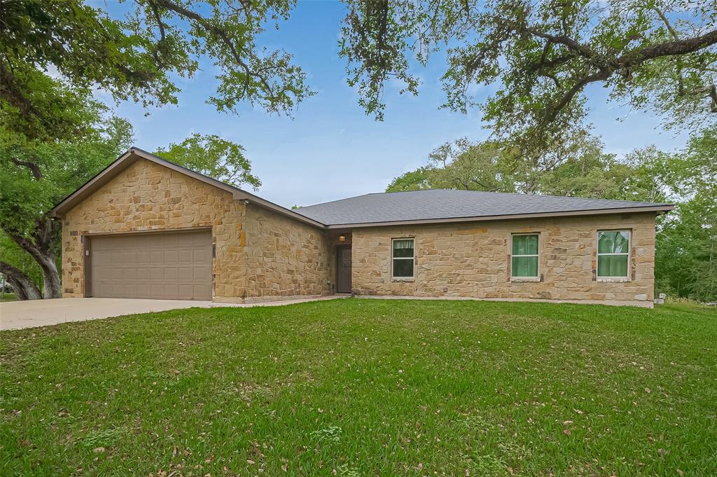 7615 Pecan Drive, Damon, Texas image 6