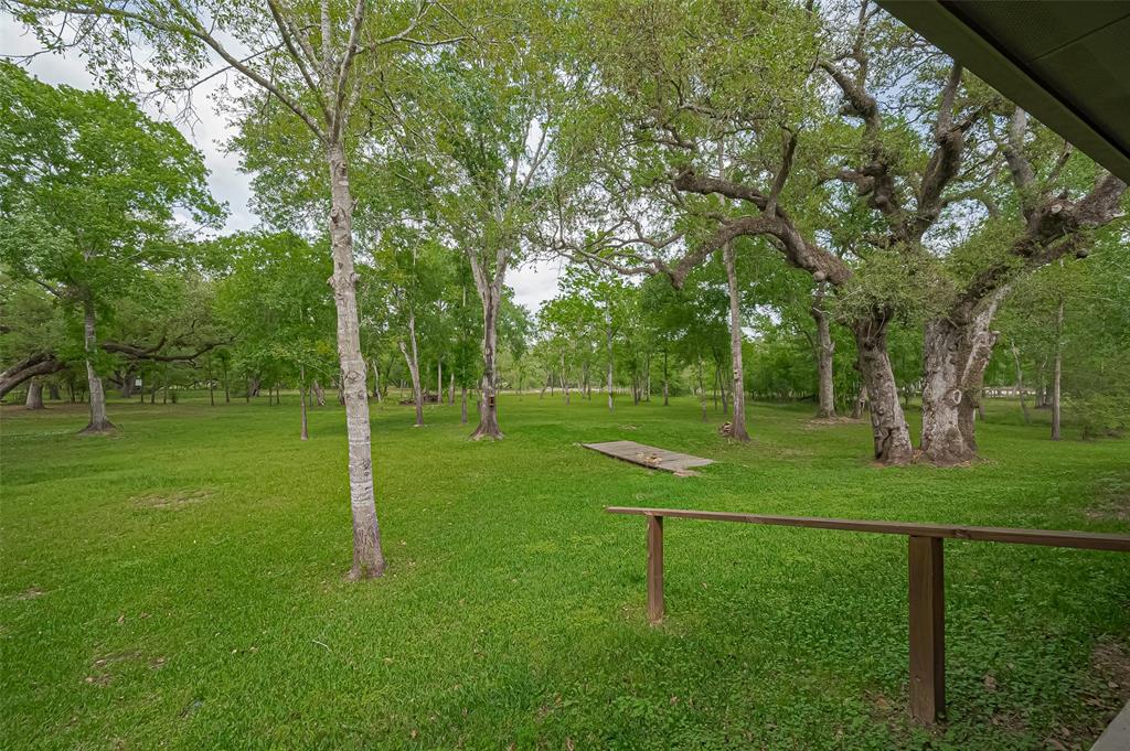 7615 Pecan Drive, Damon, Texas image 40
