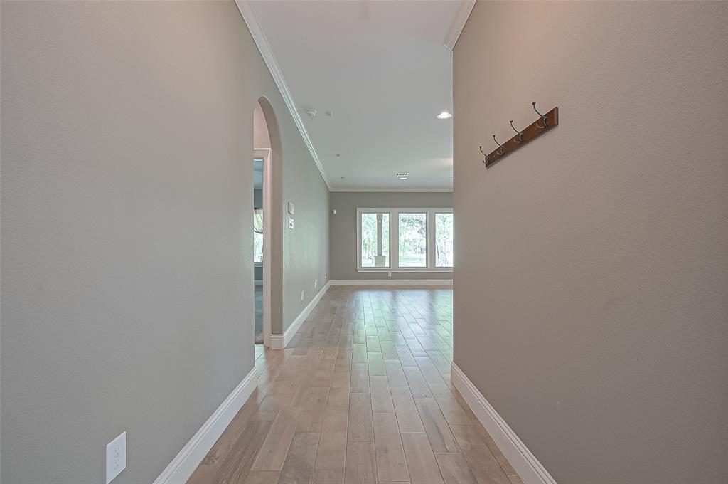 7615 Pecan Drive, Damon, Texas image 9