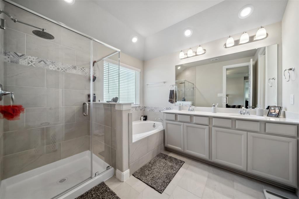 512 Highland Thicket Drive, Montgomery, Texas image 6