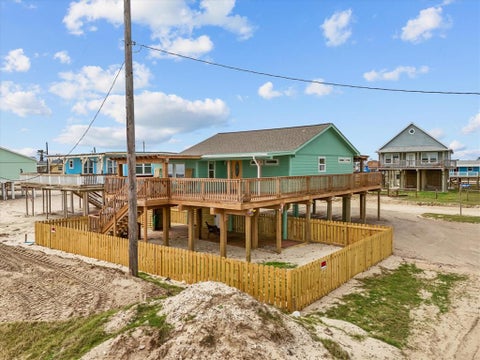 Homes For Sale - 1103 White Cap Drive<br/> Brazoria County, Surfside Beach, TX 77541