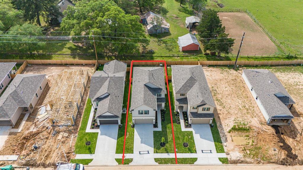 7318 Creek Crest Drive, Houston, Texas image 2
