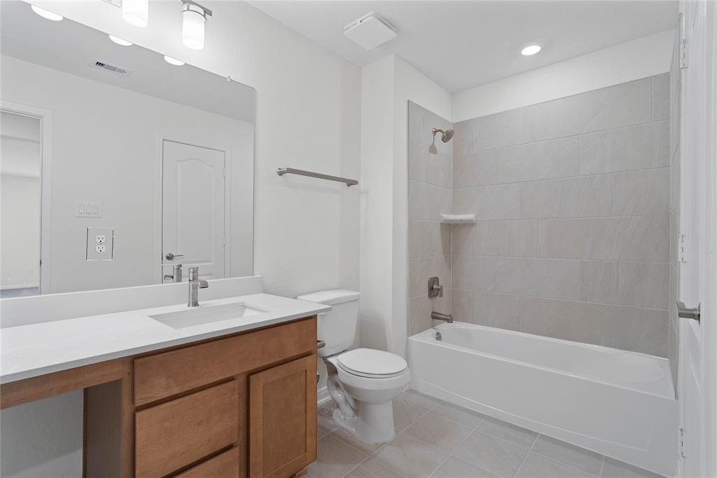 7318 Creek Crest Drive, Houston, Texas image 16