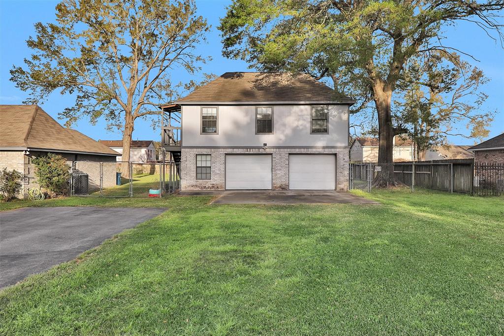 21502 Whispering Pines