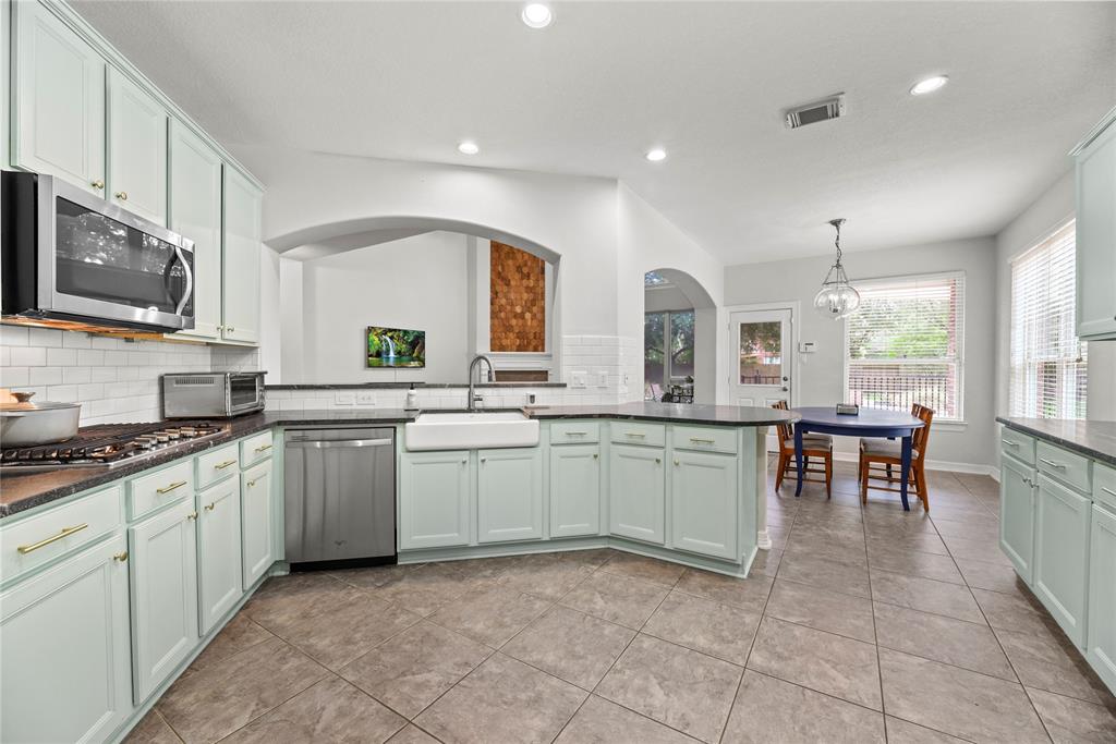 7306 Emerald Glade Lane, Humble, Texas image 18