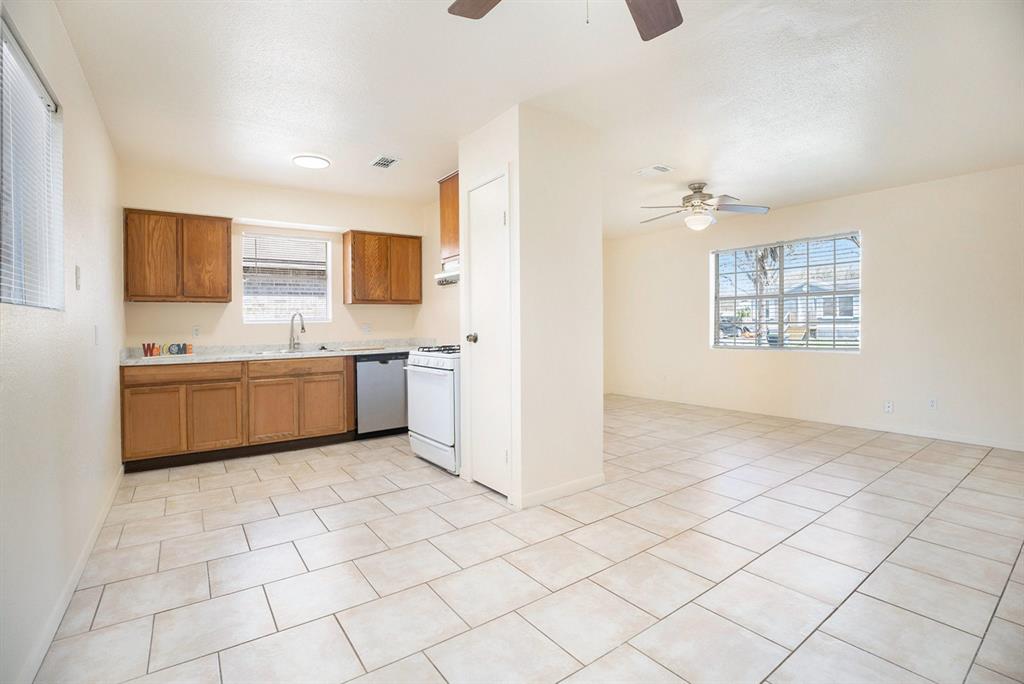 4814 Pine Street, Seabrook, Texas image 4