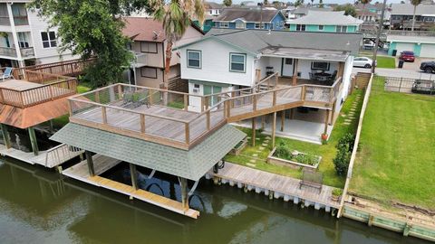 A home in Bayou Vista