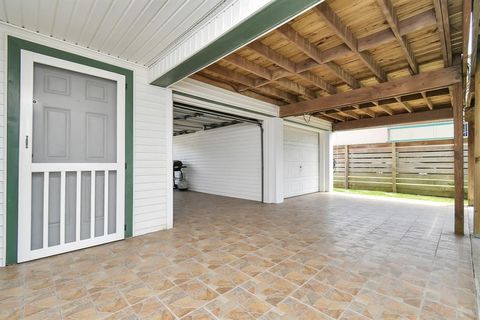 A home in Bayou Vista