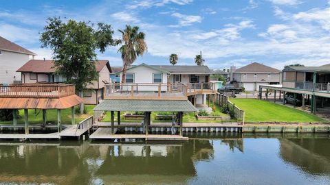 A home in Bayou Vista