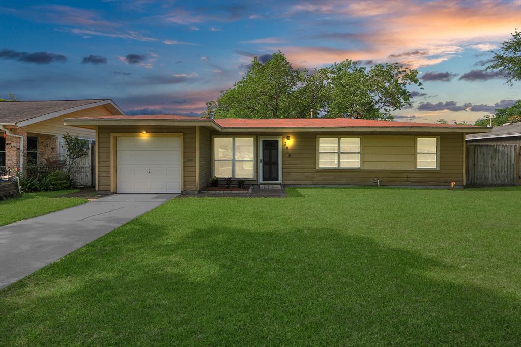 2018 15th Avenue, Texas City, Texas image 1