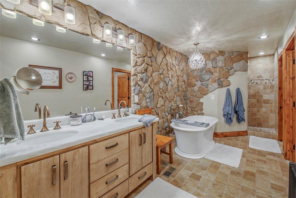 640 Piney Creek Road, Bellville, Texas image 23