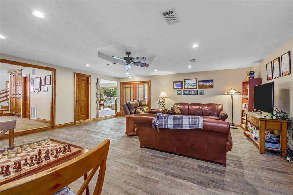 640 Piney Creek Road, Bellville, Texas image 4