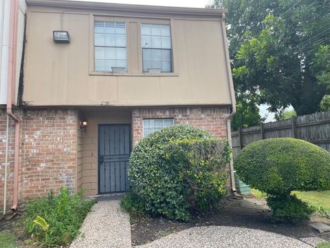 Photo of 9200 W Bellfort Street #40, Houston, TX 77031 (MLS # 14057332)