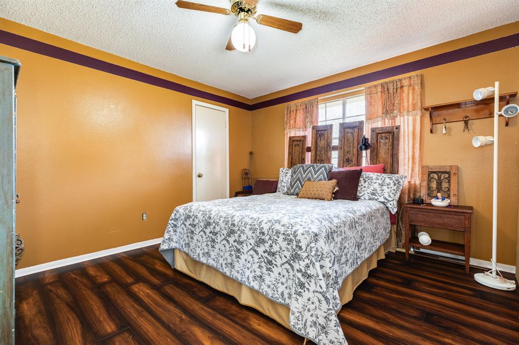 146 Lakewood Drive, Angleton, Texas image 31