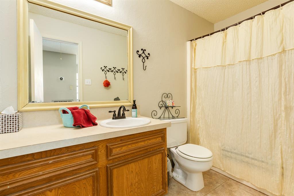 146 Lakewood Drive, Angleton, Texas image 33