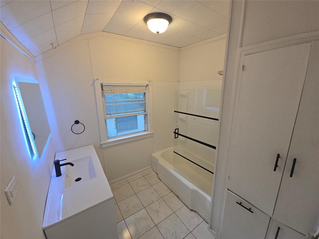 301 Harold Street, Crockett, Texas image 17