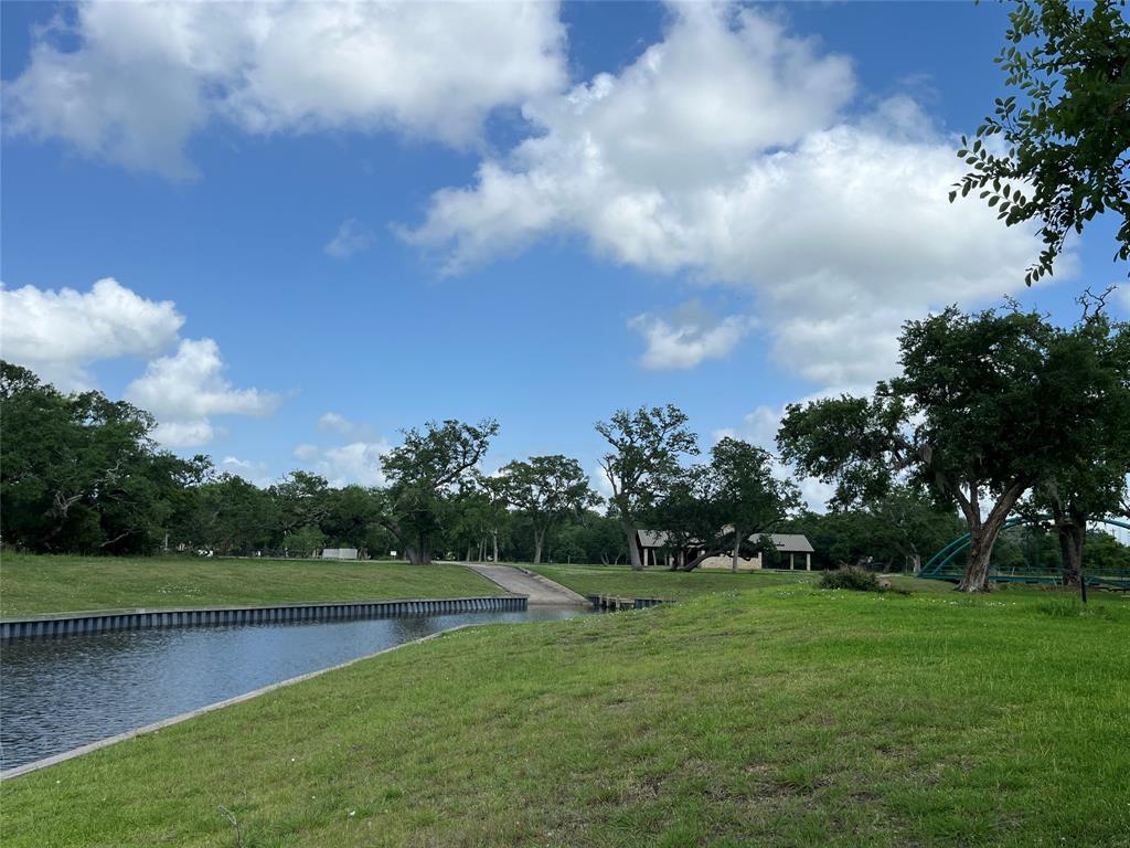 32526 Bayou Bend, Richwood, Texas image 9