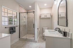 924 E Houston Avenue, Crockett, Texas image 12