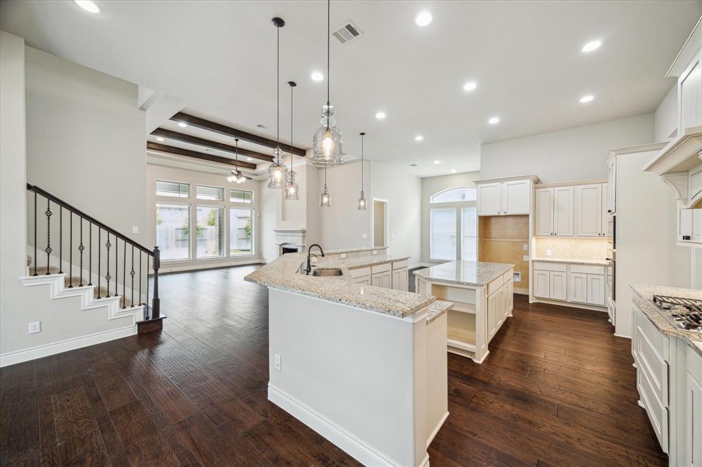 11606 Magnolia Crest Cove Court, Cypress, Texas image 6