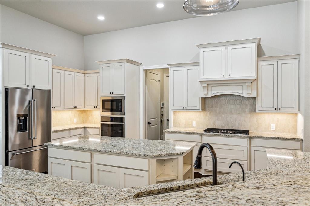11606 Magnolia Crest Cove Court, Cypress, Texas image 9