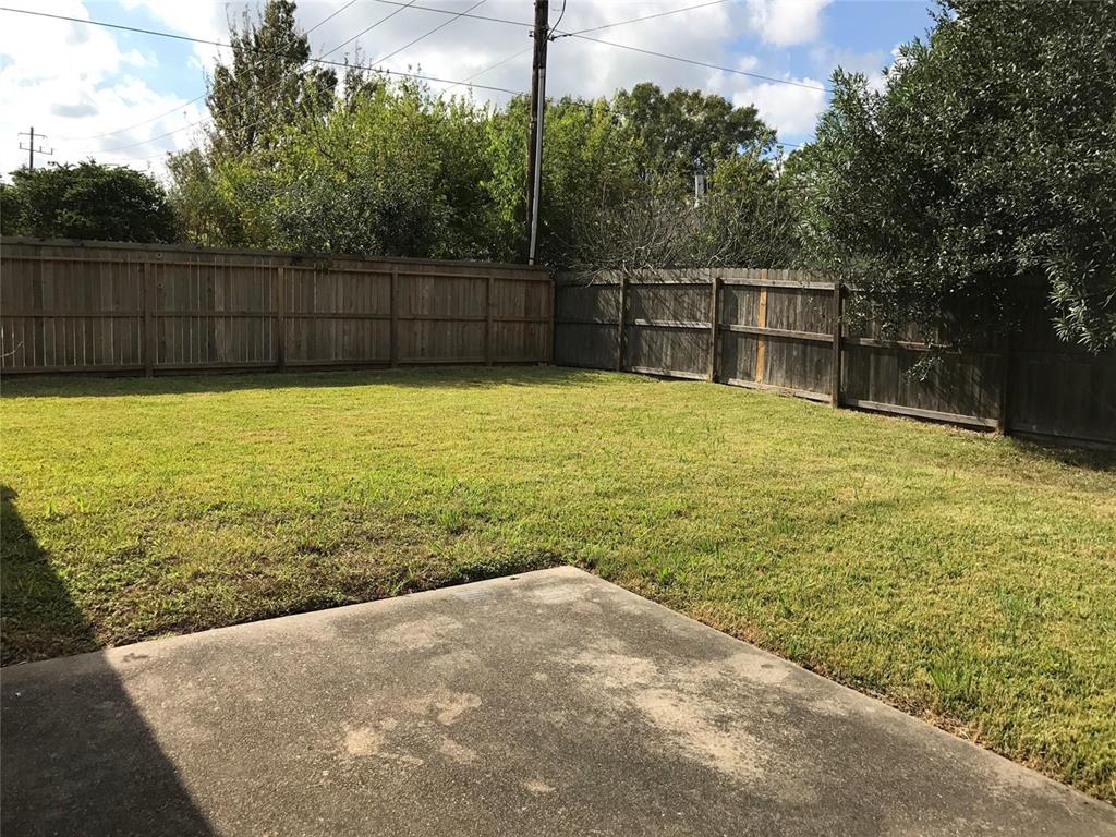 2511 Barrington Place Drive, Sugar Land, Texas image 2
