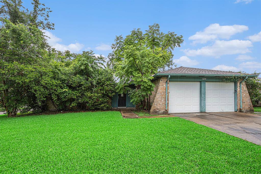 5234 Abercreek Avenue, Friendswood, Texas image 1