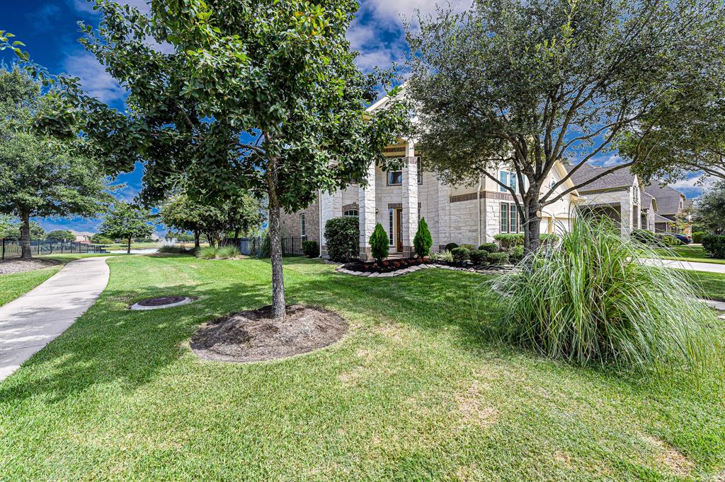 25722 Oakwood Knoll Drive