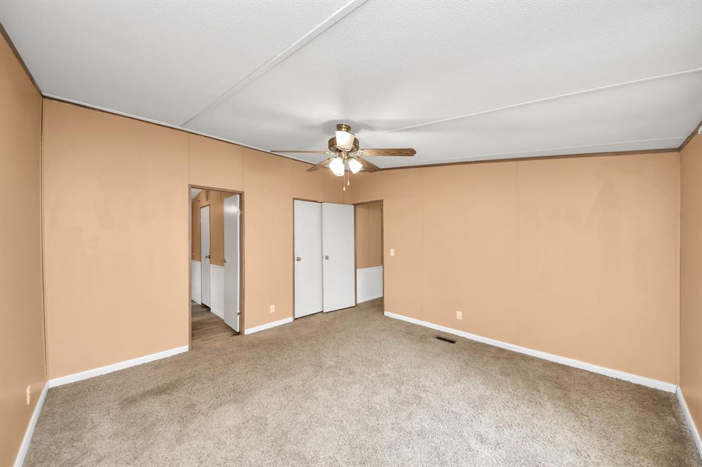 16711 W Sandy Meadows Drive, Rosharon, Texas image 15
