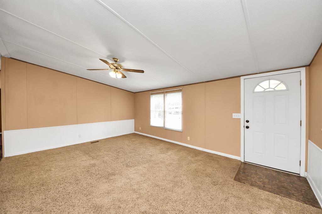 16711 W Sandy Meadows Drive, Rosharon, Texas image 6