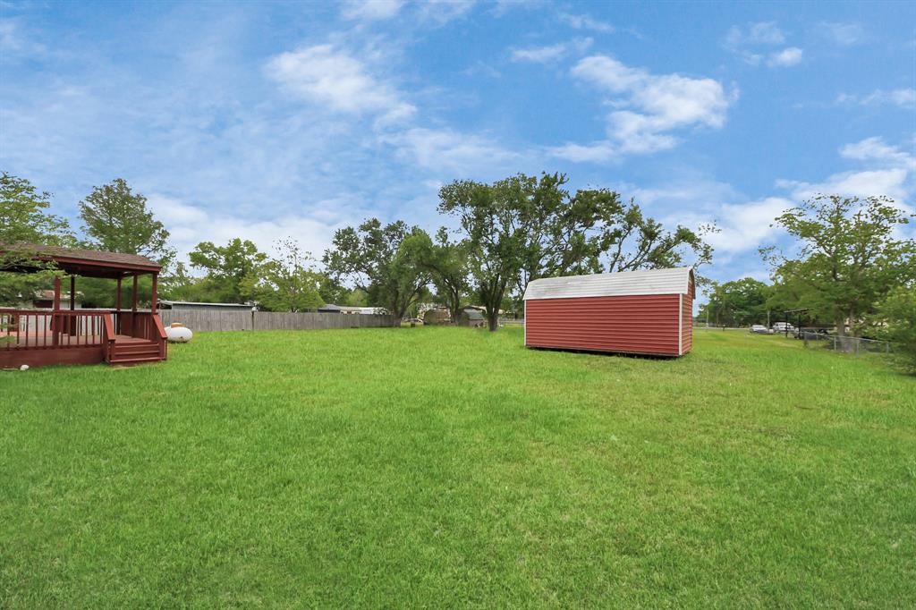 16711 W Sandy Meadows Drive, Rosharon, Texas image 24