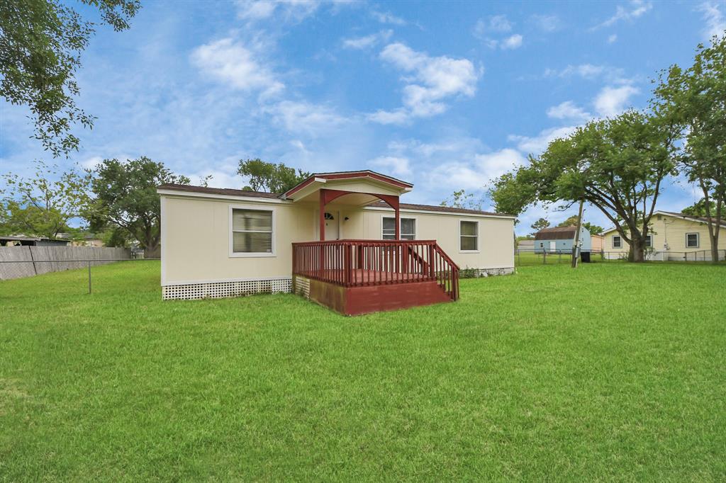 16711 W Sandy Meadows Drive, Rosharon, Texas image 27