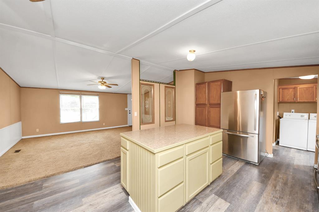 16711 W Sandy Meadows Drive, Rosharon, Texas image 11