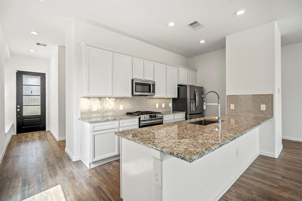 613 Royal Arch Drive, Conroe, Texas image 7