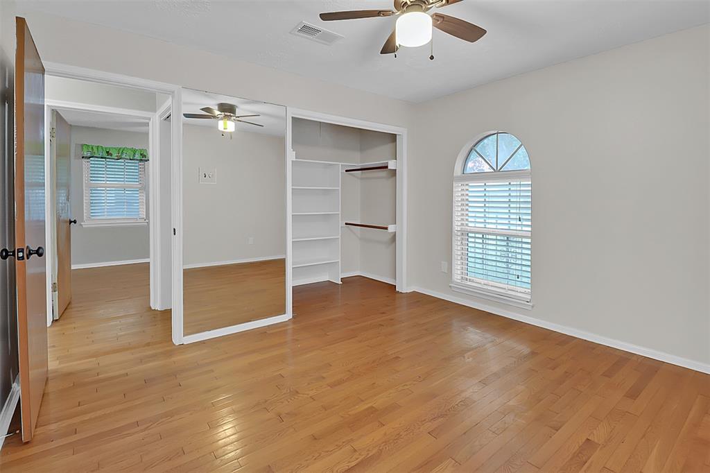 101 Dorado Drive, Friendswood, Texas image 12