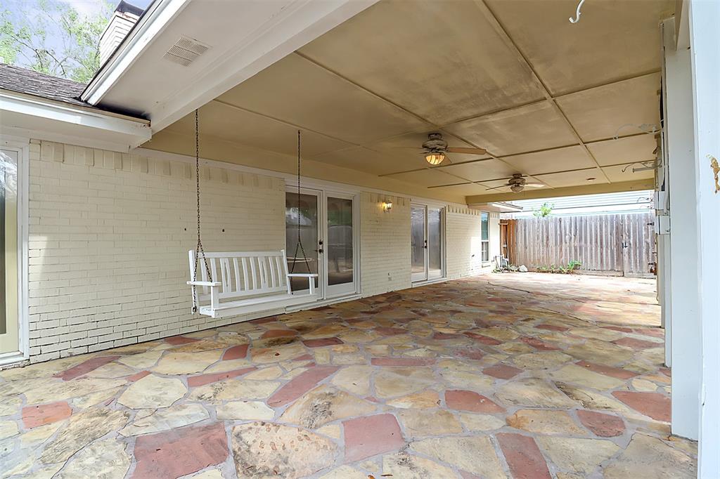 101 Dorado Drive, Friendswood, Texas image 25