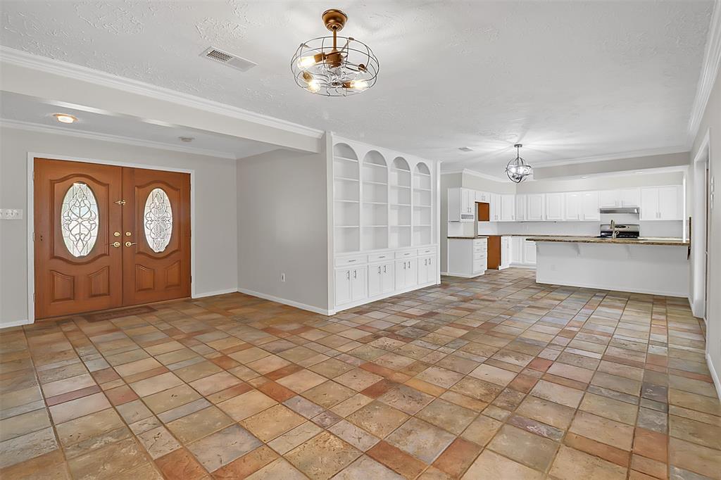 101 Dorado Drive, Friendswood, Texas image 3