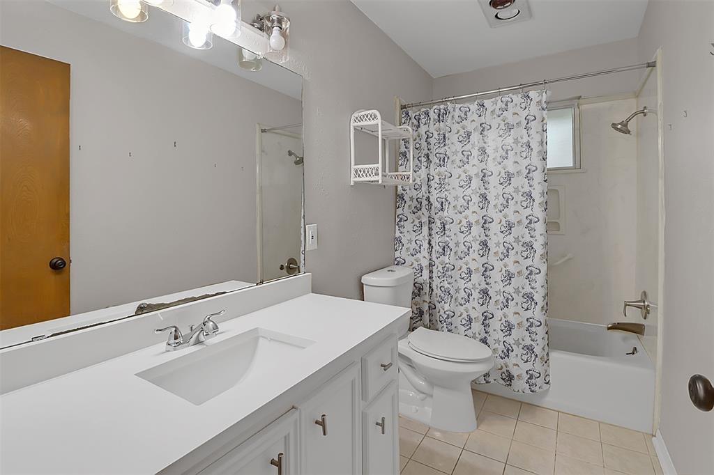 101 Dorado Drive, Friendswood, Texas image 16