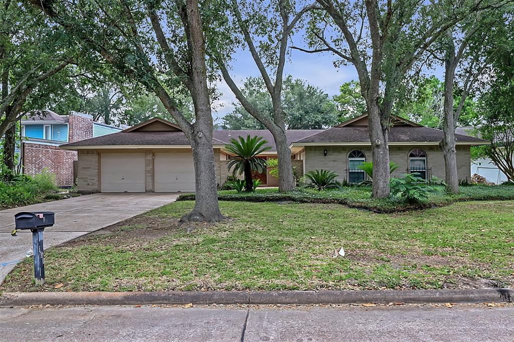 101 Dorado Drive, Friendswood, Texas image 1