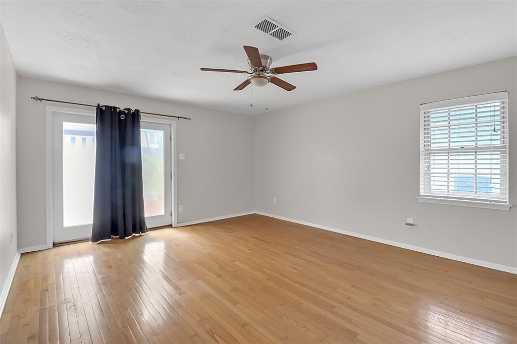 101 Dorado Drive, Friendswood, Texas image 8