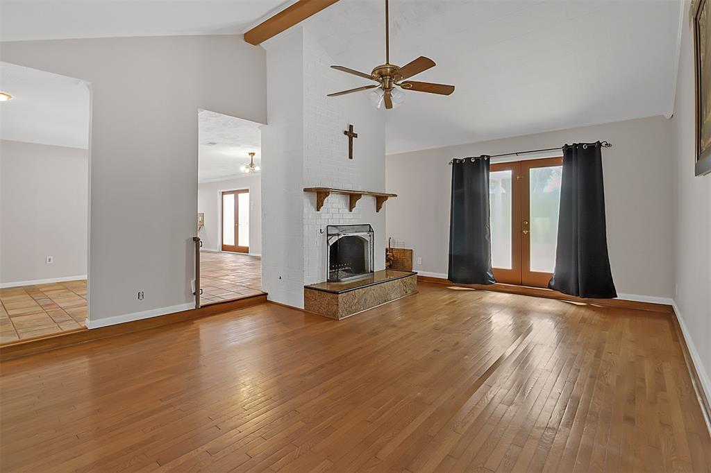 101 Dorado Drive, Friendswood, Texas image 6