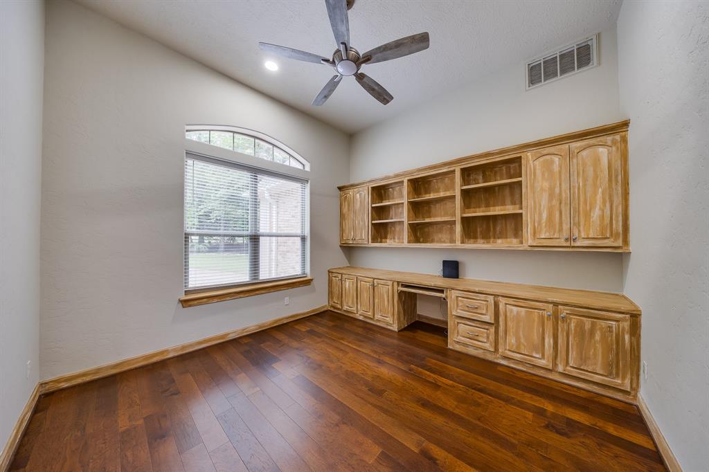 7277 Teaswood Drive, Conroe, Texas image 17