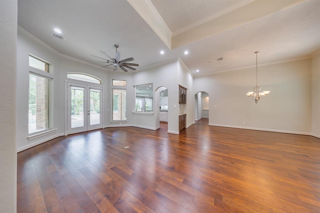 7277 Teaswood Drive, Conroe, Texas image 8