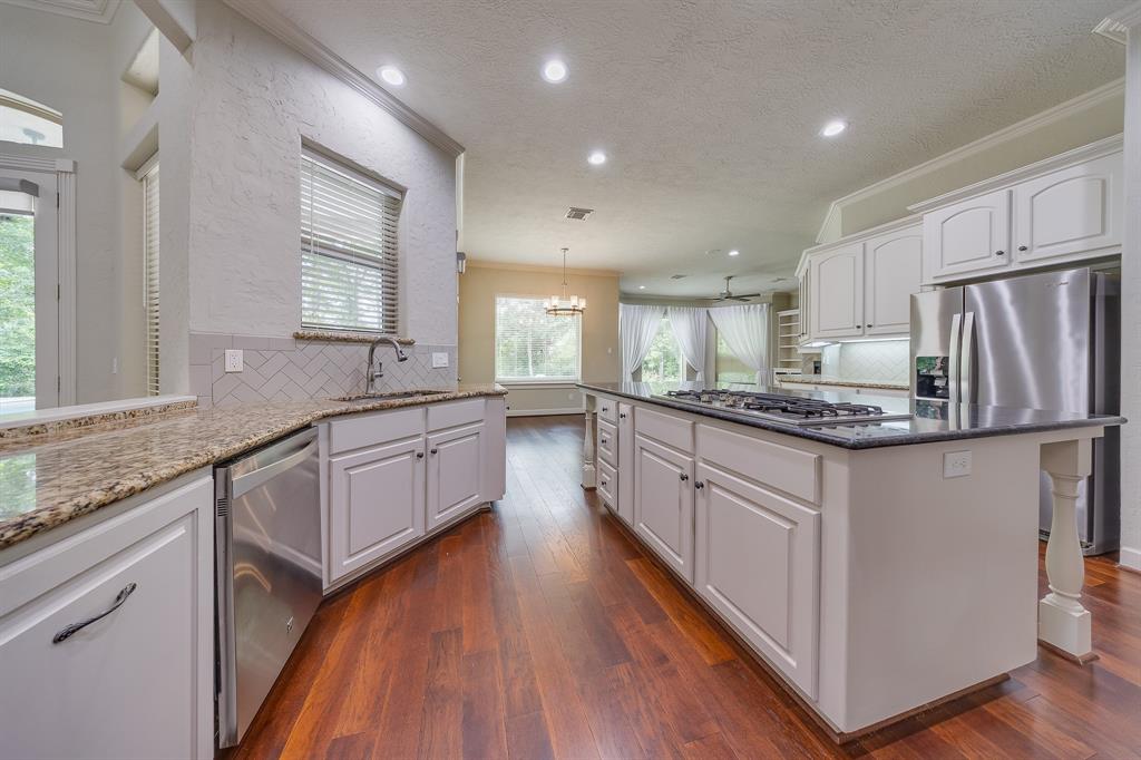 7277 Teaswood Drive, Conroe, Texas image 14