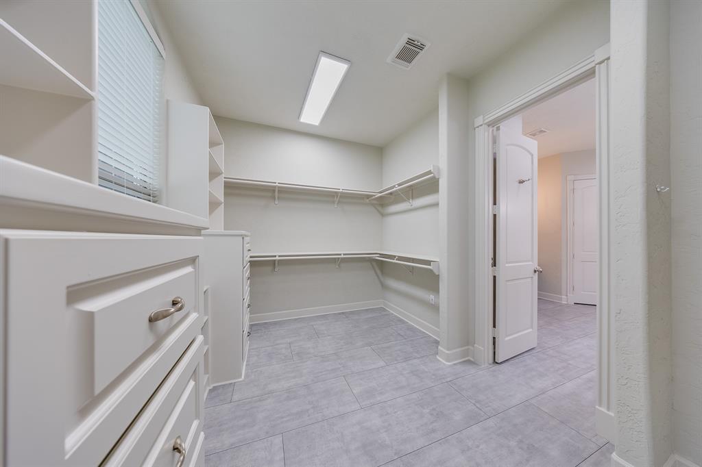 7277 Teaswood Drive, Conroe, Texas image 25